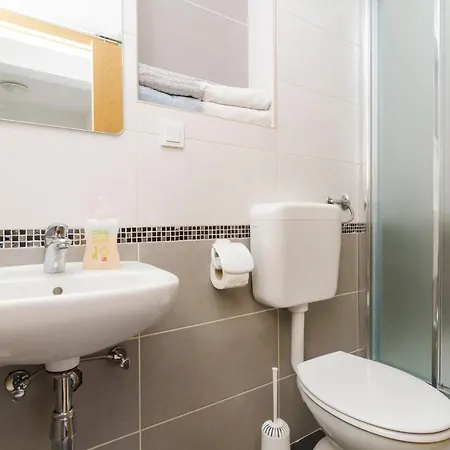Vitorin - One-bedroom - Ground Floor Appartement